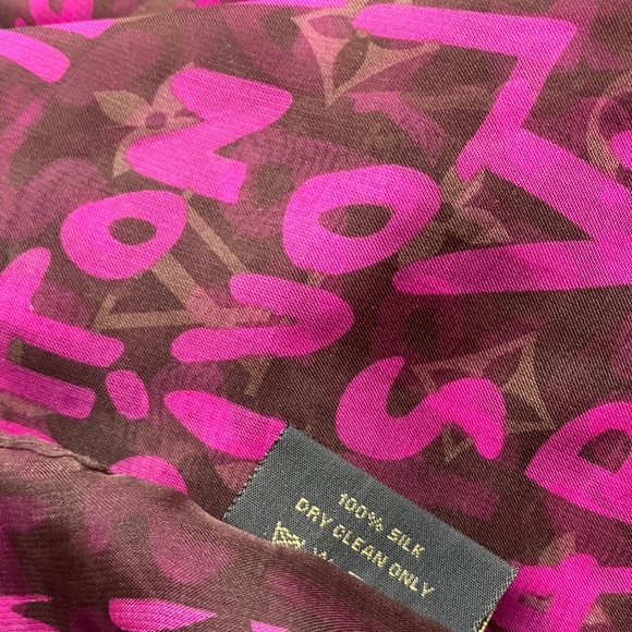 RARE Louis Vuitton Limited Edition Neon 💕Pink LV Stephen Sprouse Graffiti Scarf - Picture 14 of 16